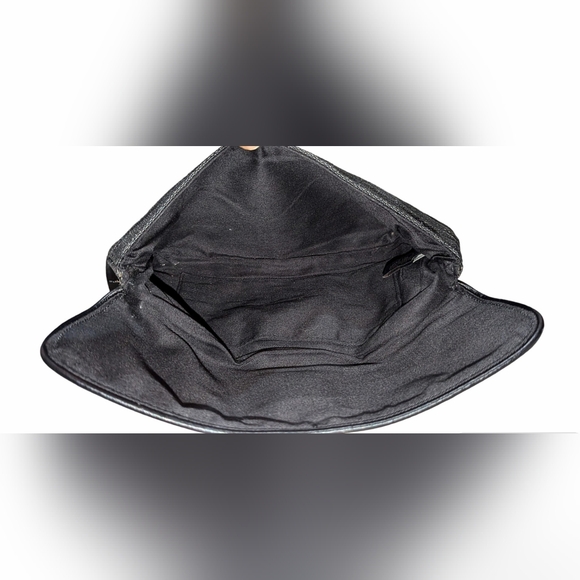 Y2K Banana Republic Small Black Jute Textured Clutch Purse w/ Gold Latch Snap - Picture 7 of 11